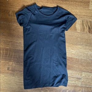 Lululemon black short sleeve